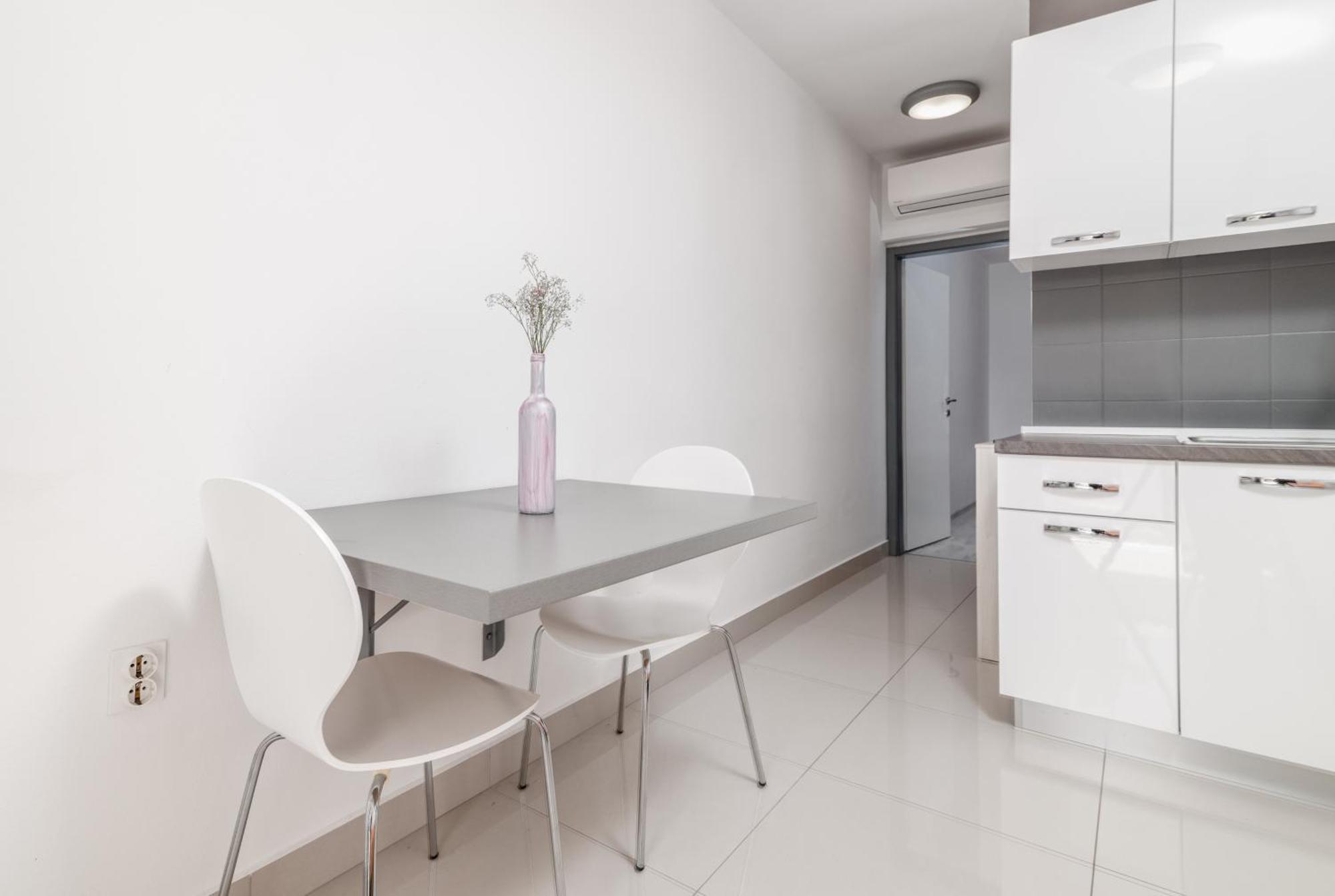 Apartments With A Parking Space Rabac, Labin - 6464 Екстериор снимка